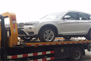 国展拖车24小时服务电话